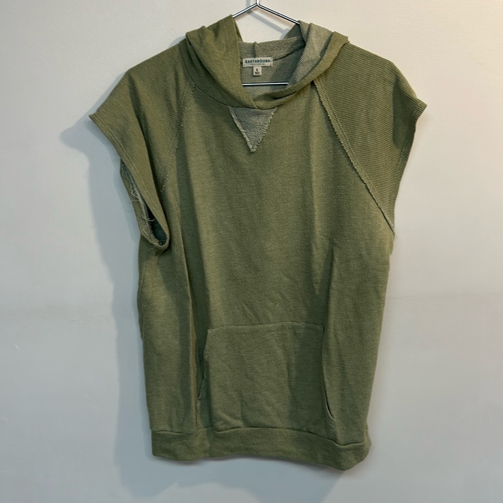 Earthbound brand men’s cut off hoodie size S light green color